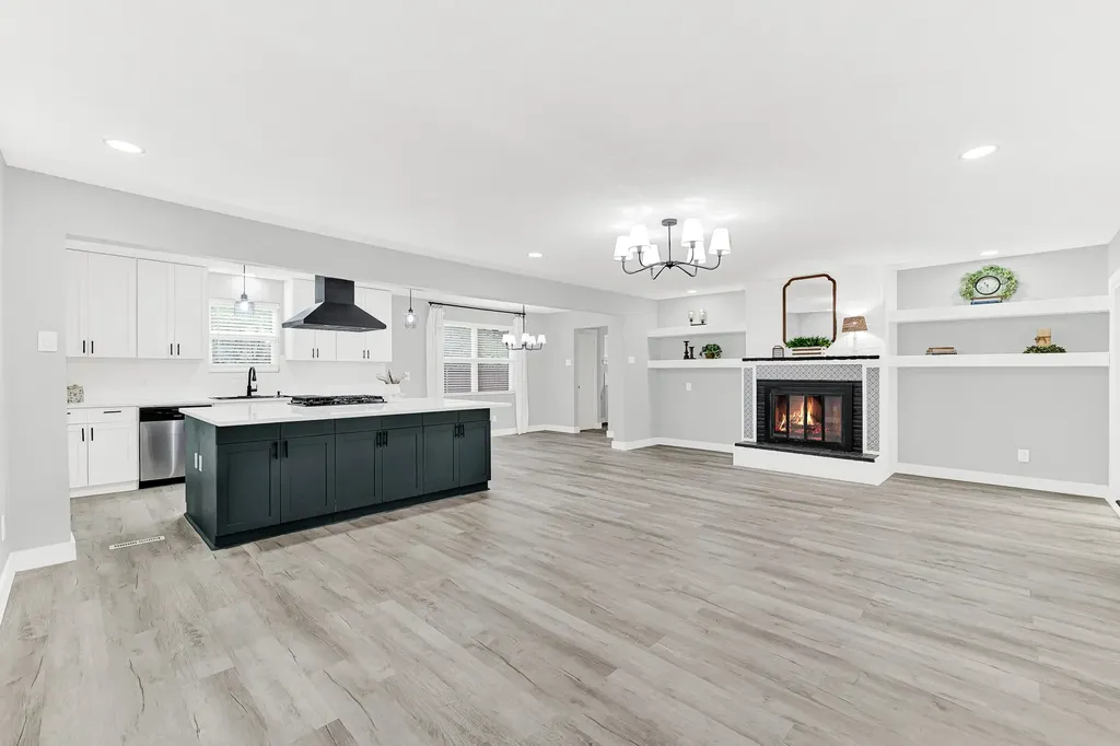 5821 Clendenin Avenue Dallas TX 75228