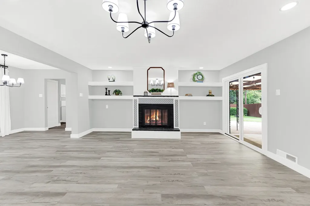 5821 Clendenin Avenue Dallas TX 75228