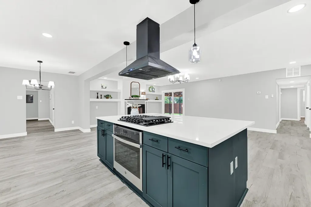 5821 Clendenin Avenue Dallas TX 75228