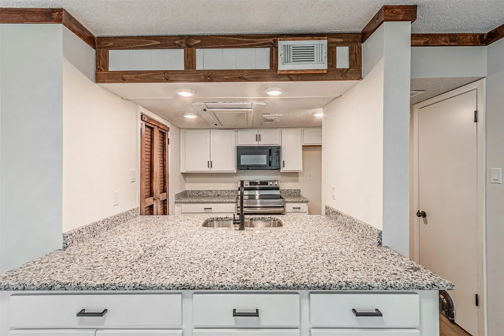 4643 Country Creek Drive Dallas TX 75236