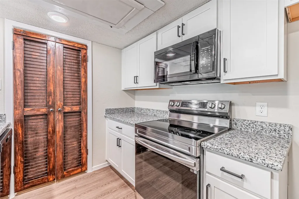 4643 Country Creek Drive Dallas TX 75236