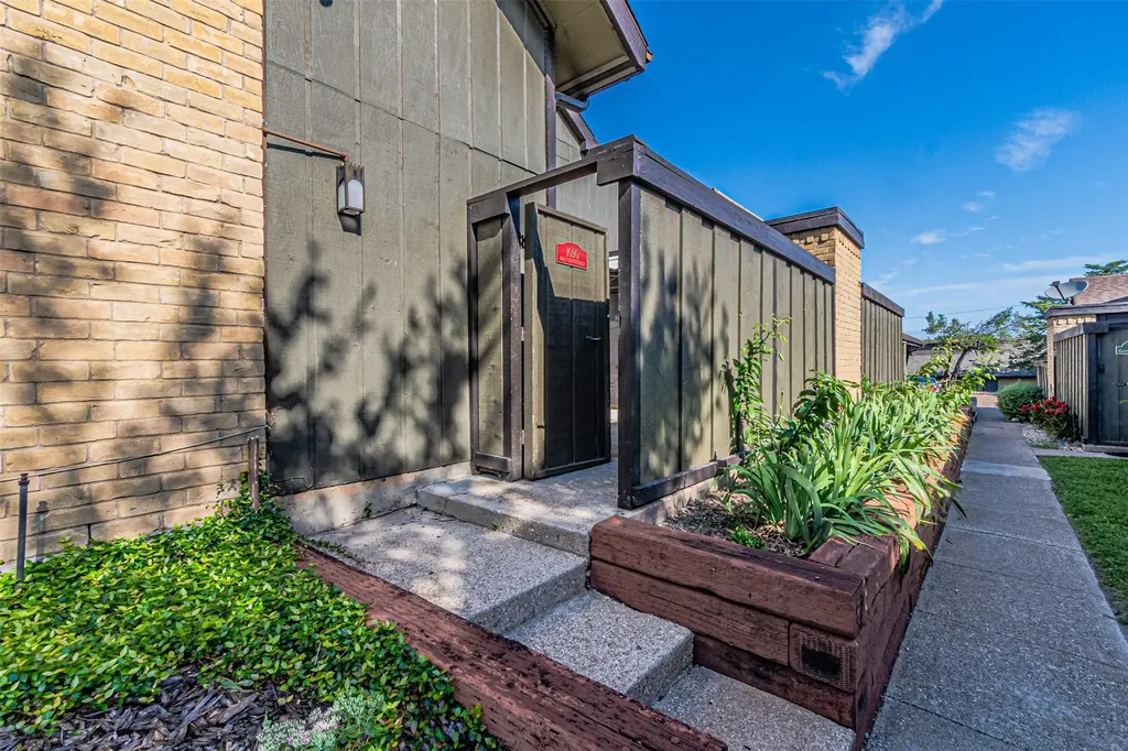 4643 Country Creek Drive Dallas TX 75236