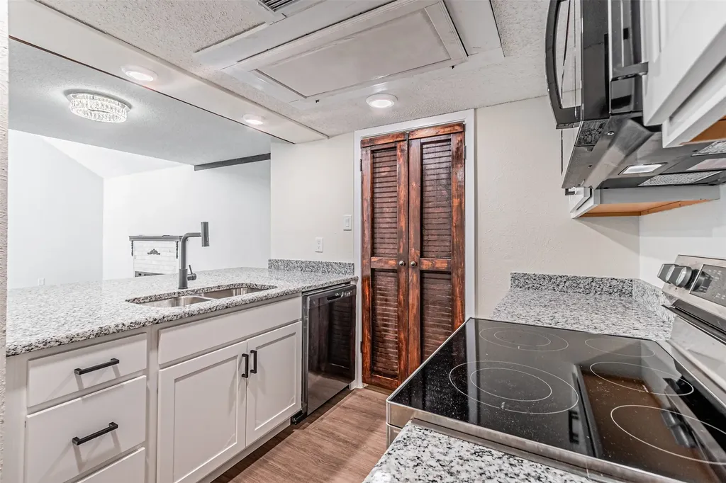 4643 Country Creek Drive Dallas TX 75236