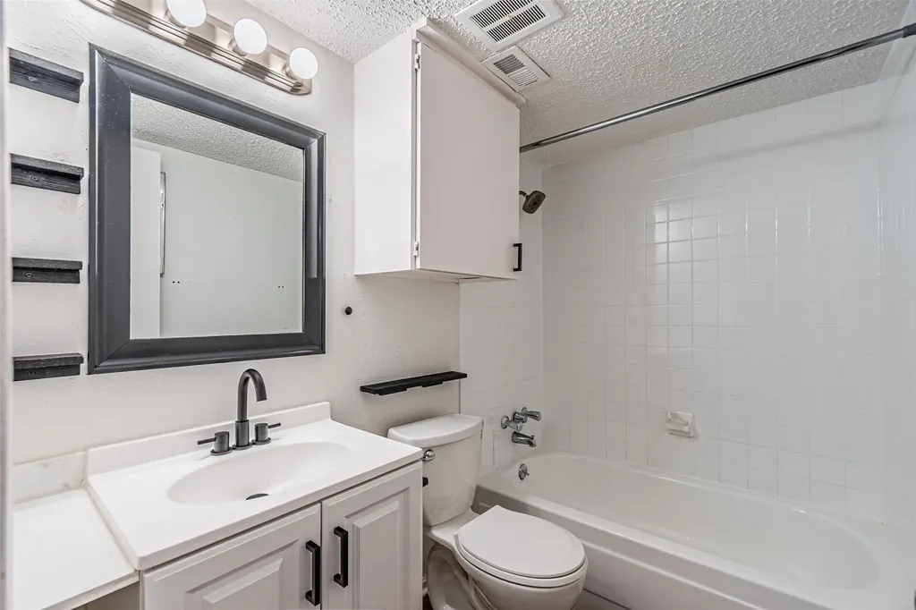 4643 Country Creek Drive Dallas TX 75236