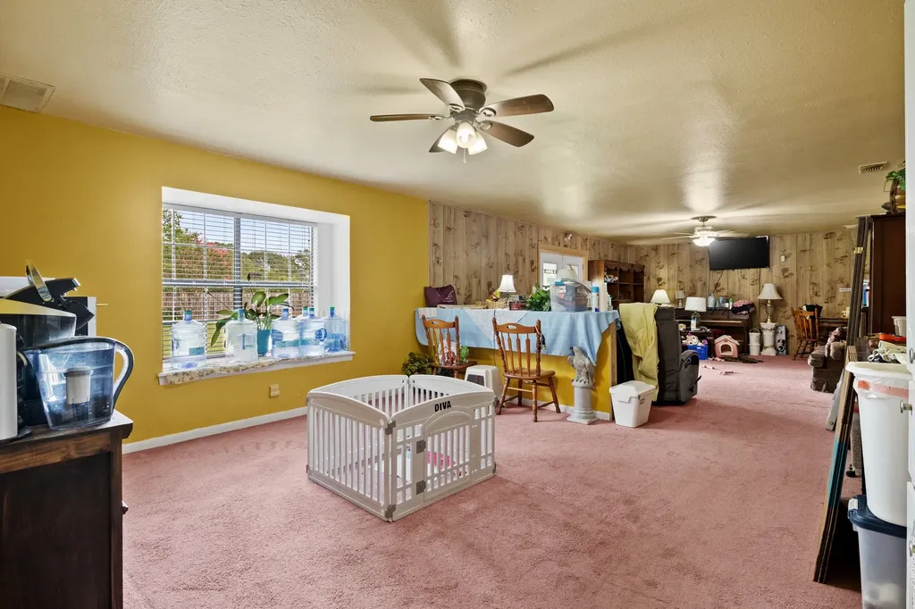 404 Joyner Avenue Omaha TX 75571
