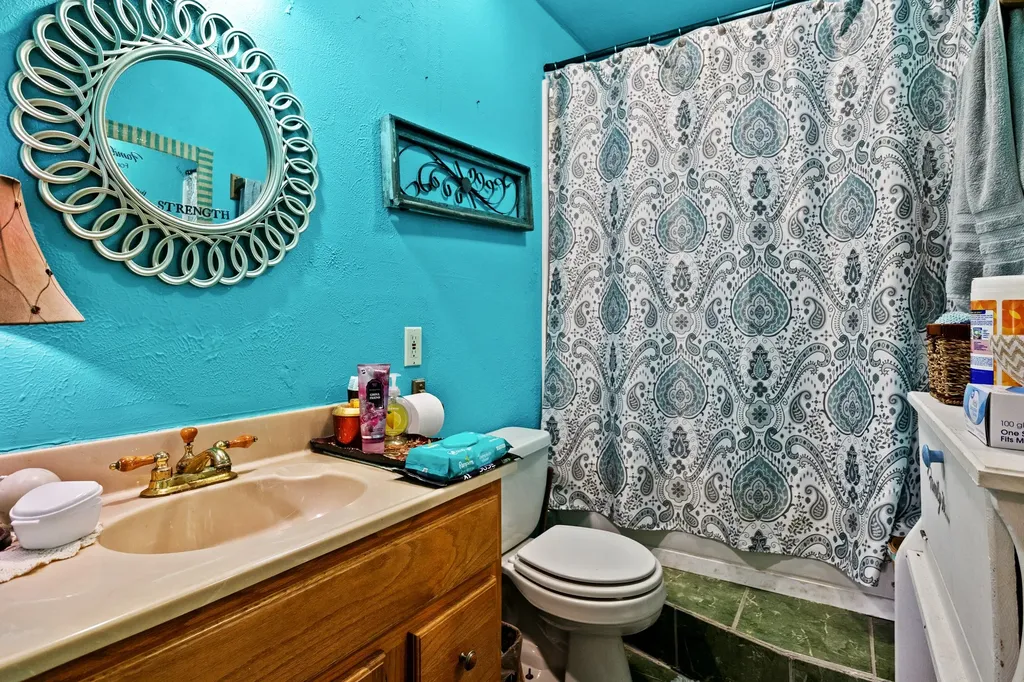 404 Joyner Avenue Omaha TX 75571