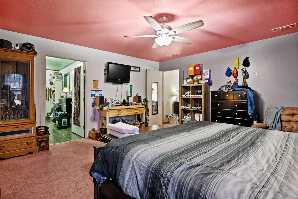 404 Joyner Avenue Omaha TX 75571