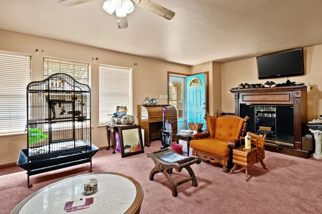 404 Joyner Avenue Omaha TX 75571
