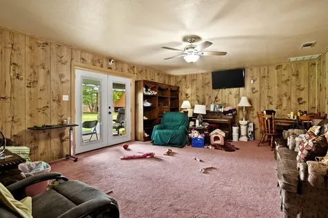 404 Joyner Avenue Omaha TX 75571