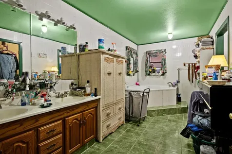 404 Joyner Avenue Omaha TX 75571