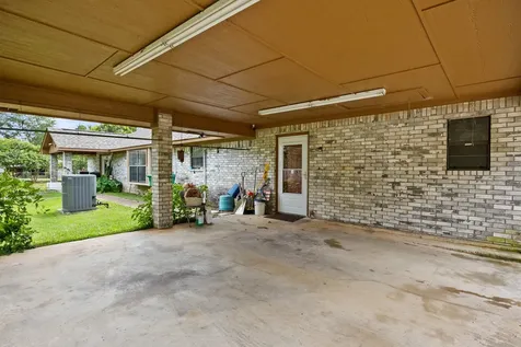 404 Joyner Avenue Omaha TX 75571