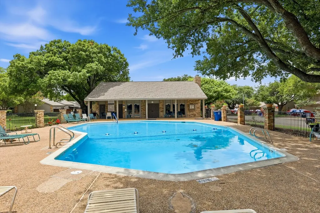 9624 Highland View Drive Dallas TX 75238