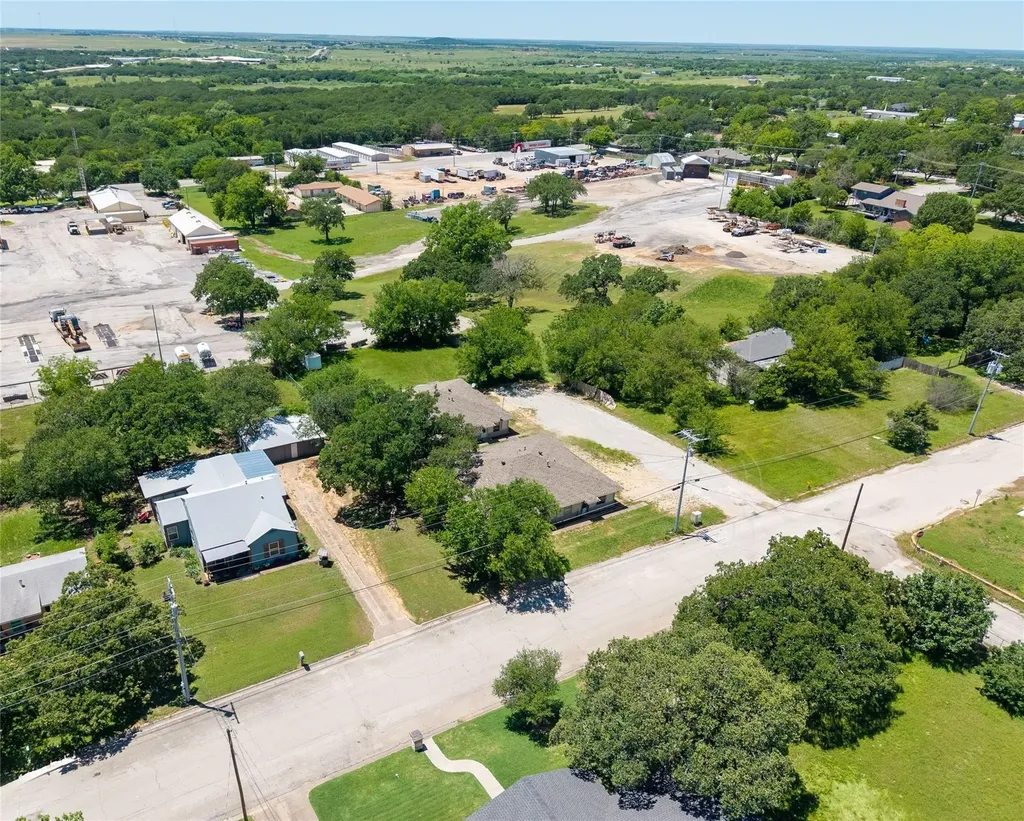 810 Central Avenue Bowie TX 76230