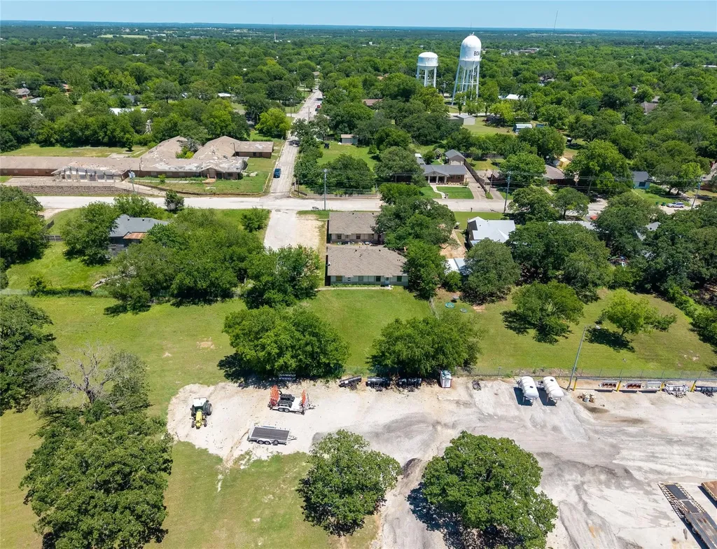 810 Central Avenue Bowie TX 76230