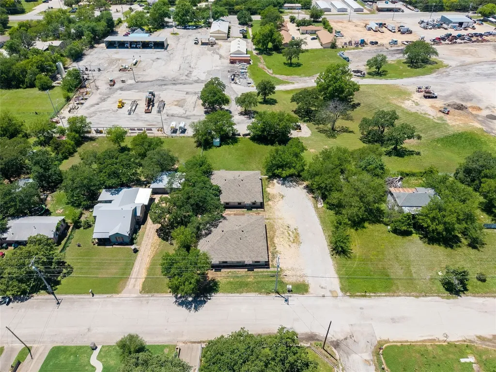 810 Central Avenue Bowie TX 76230