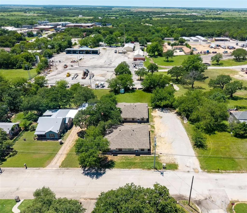 810 Central Avenue Bowie TX 76230