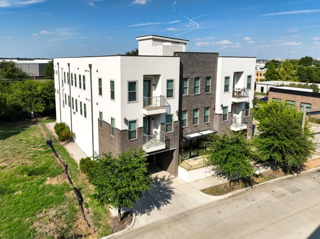 2712 Wingate Street Fort Worth TX 76107