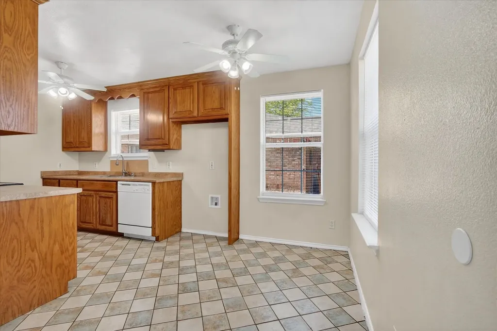 509 W Cedar Street Gunter TX 75058