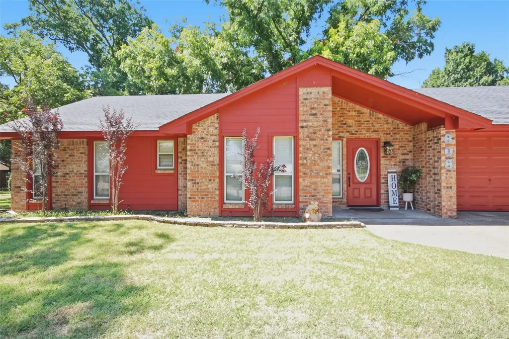 808 Hilltop Drive Weatherford TX 76086