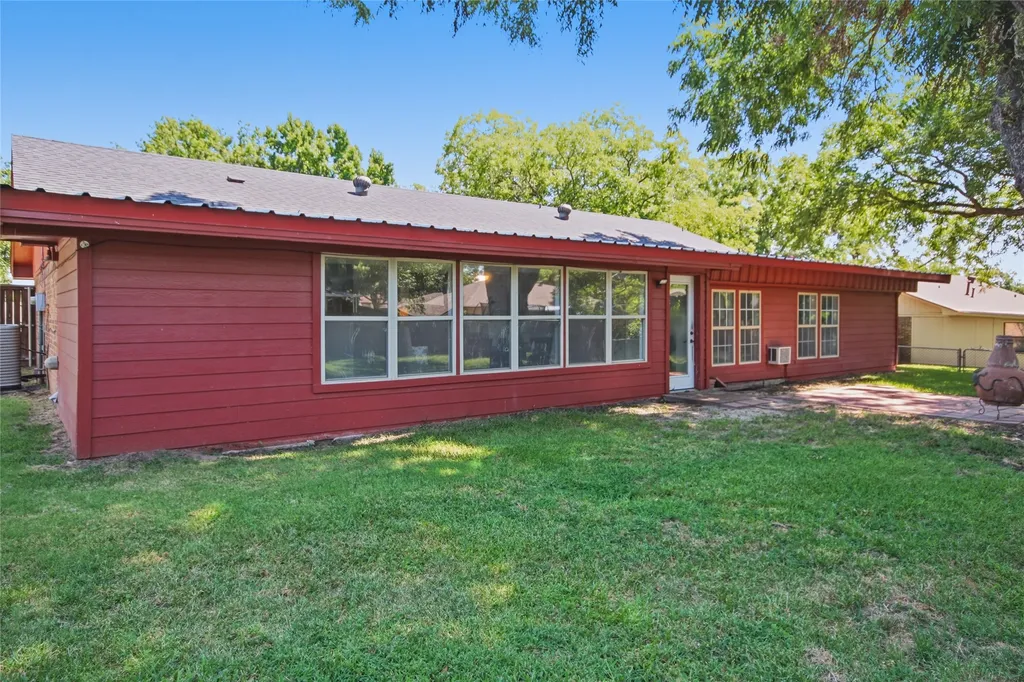 808 Hilltop Drive Weatherford TX 76086