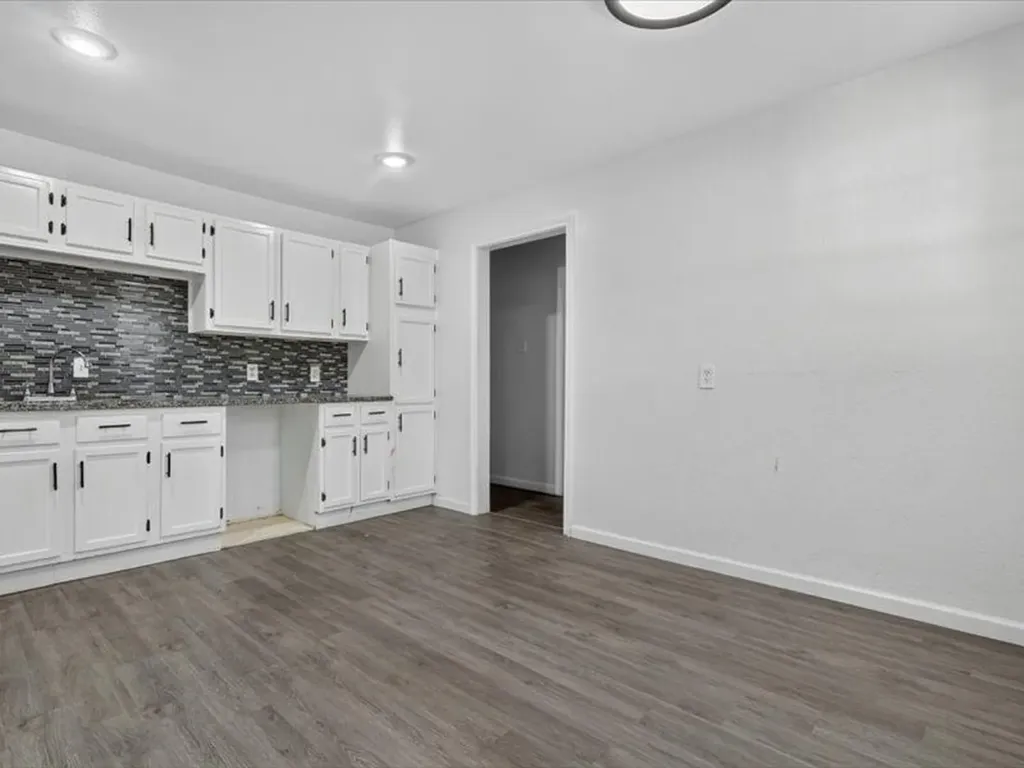 6633 Emhouse Street Dallas TX 75232