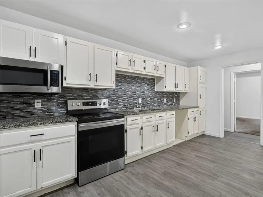6633 Emhouse Street Dallas TX 75232