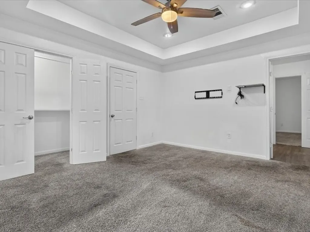6633 Emhouse Street Dallas TX 75232