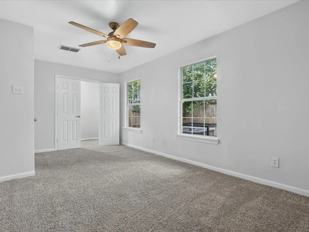 6633 Emhouse Street Dallas TX 75232