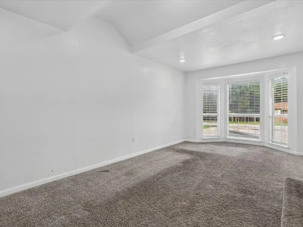 6633 Emhouse Street Dallas TX 75232