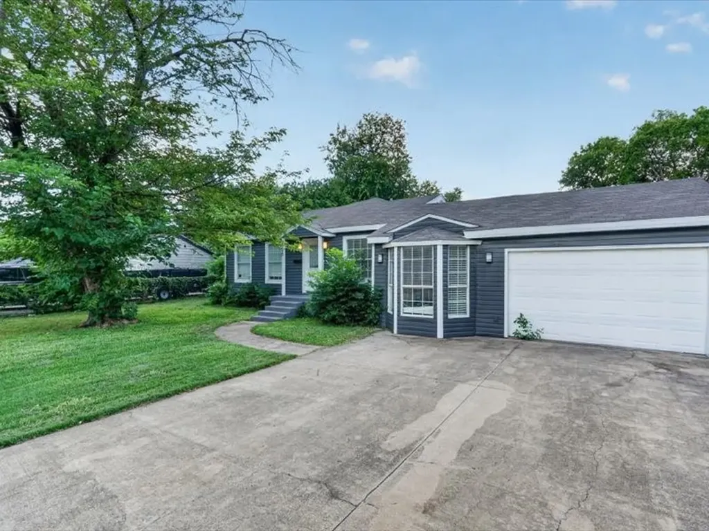 6633 Emhouse Street Dallas TX 75232