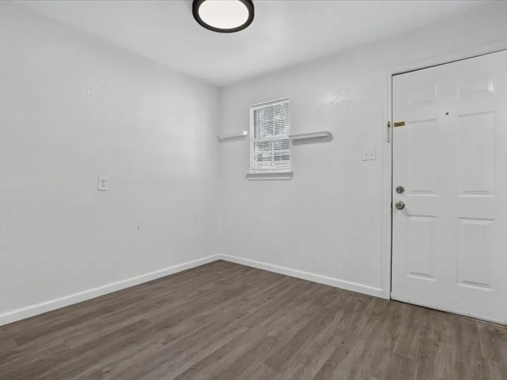 6633 Emhouse Street Dallas TX 75232