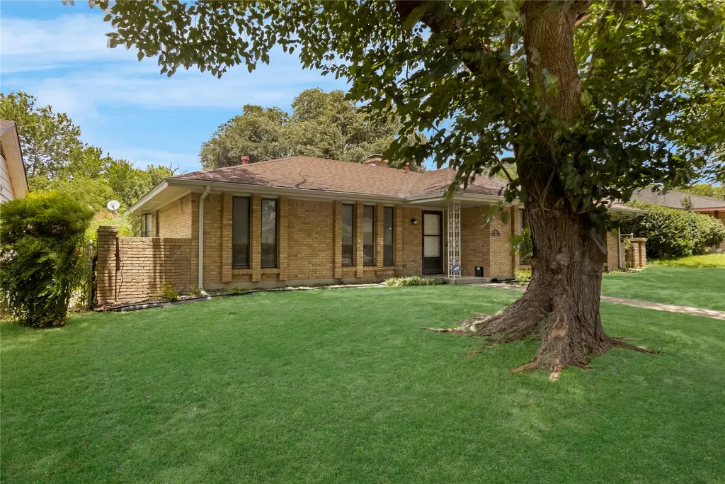 631 E Cherry Street Duncanville TX 75116