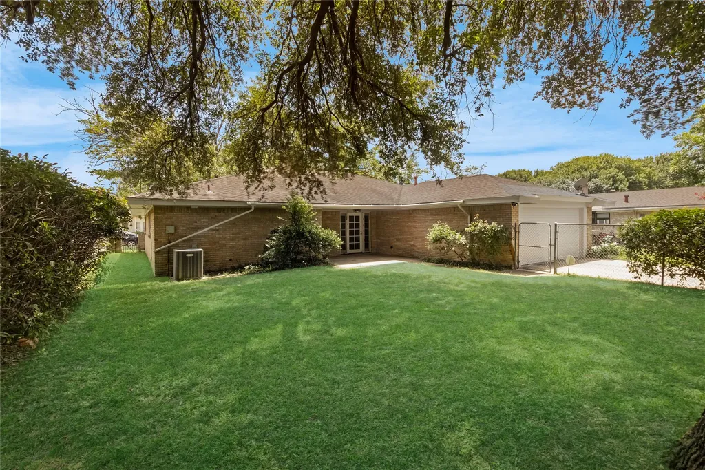 631 E Cherry Street Duncanville TX 75116