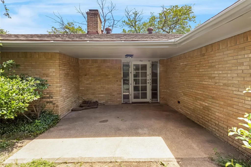 631 E Cherry Street Duncanville TX 75116