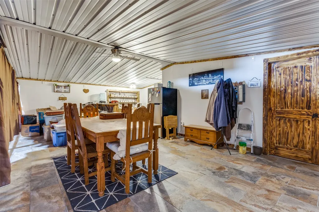 1590 Farm Road 2352 Sumner TX 75486