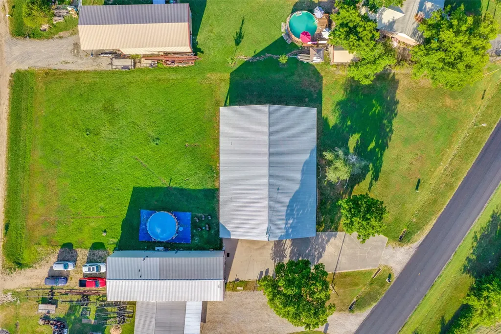 1590 Farm Road 2352 Sumner TX 75486
