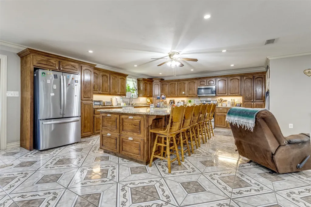 1590 Farm Road 2352 Sumner TX 75486