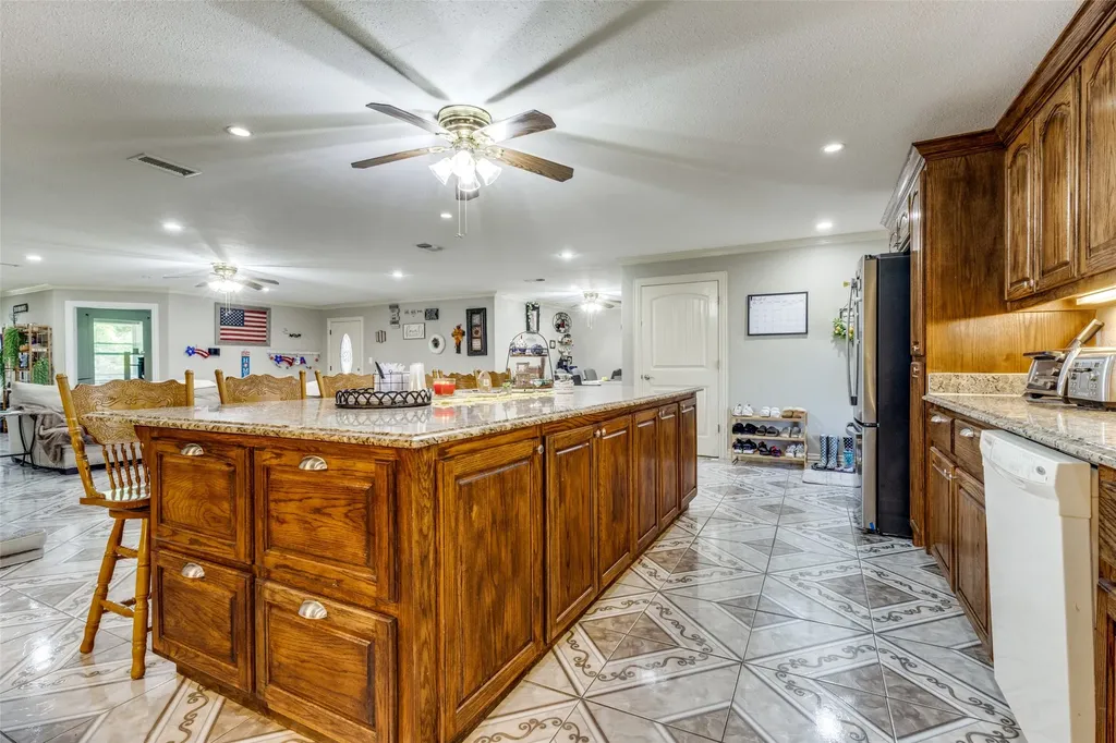 1590 Farm Road 2352 Sumner TX 75486