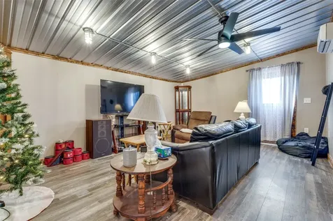 1590 Farm Road 2352 Sumner TX 75486
