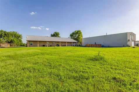 1590 Farm Road 2352 Sumner TX 75486