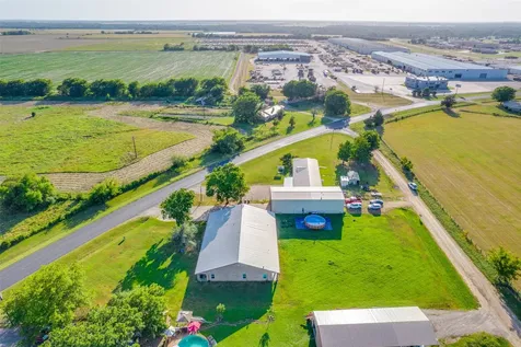 1590 Farm Road 2352 Sumner TX 75486