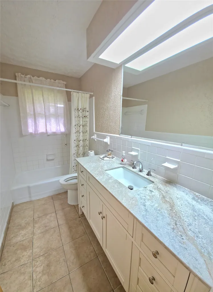 2522 Robin Lane Garland TX 75041