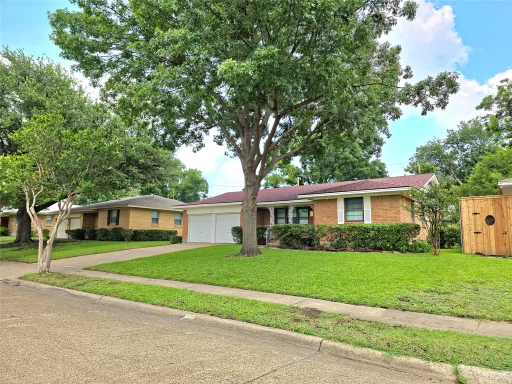 2522 Robin Lane Garland TX 75041
