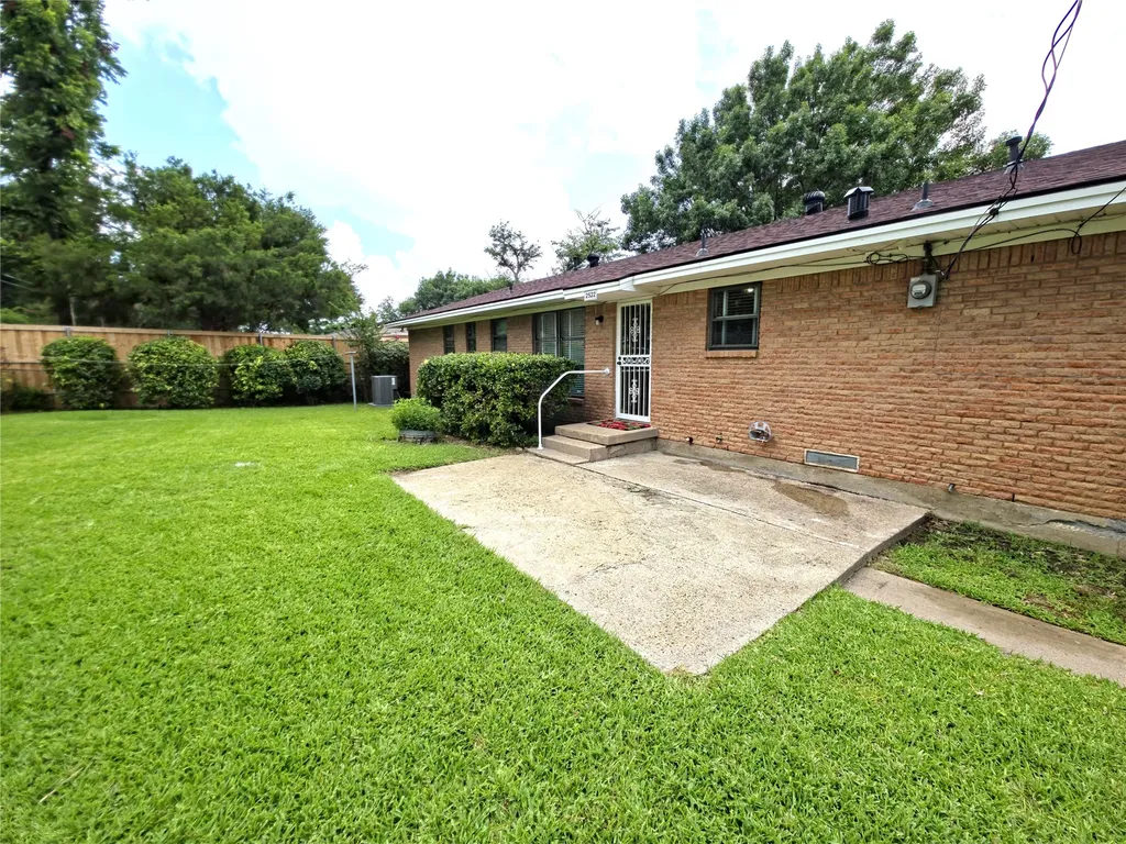 2522 Robin Lane Garland TX 75041