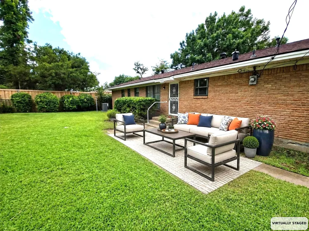 2522 Robin Lane Garland TX 75041