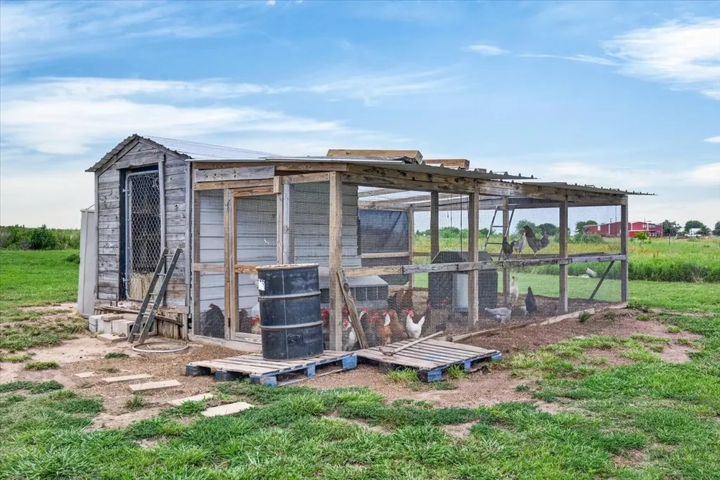 638 Vz County Road 2807 Mabank TX 75147