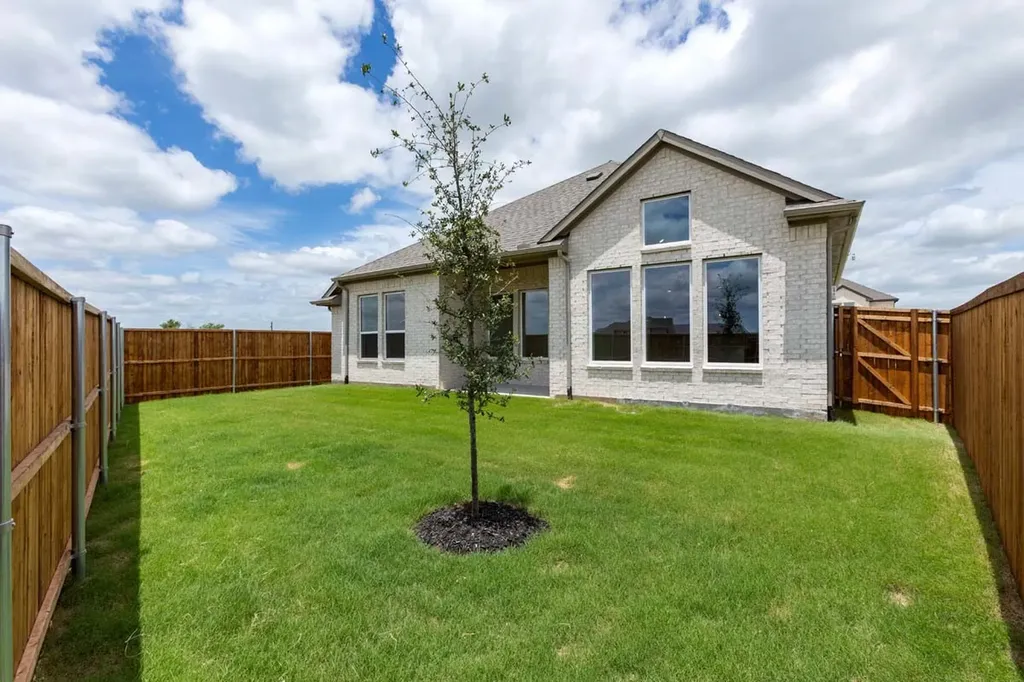 1003 Cumberland Drive Justin TX 76247