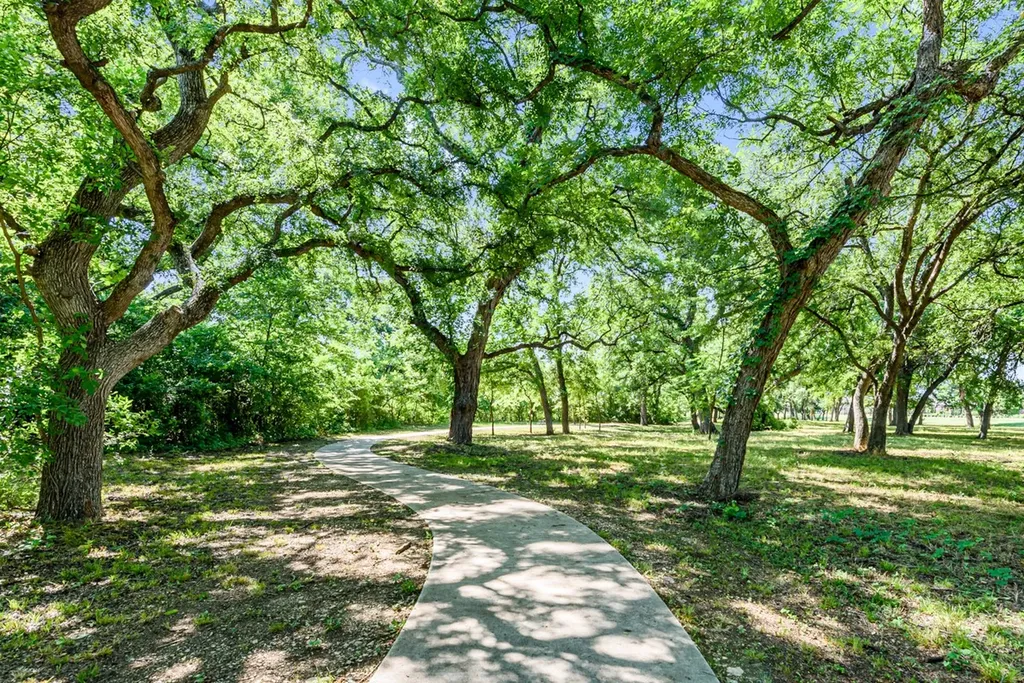 1003 Cumberland Drive Justin TX 76247