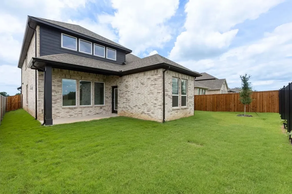 1020 Wheatland Drive Justin TX 76247