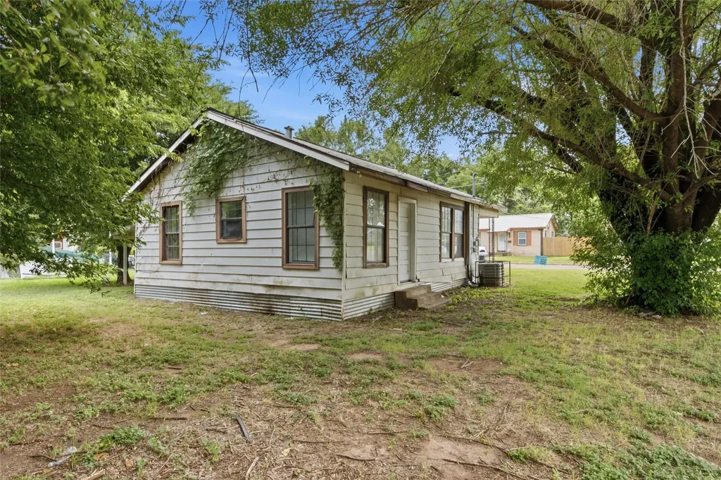 1225 Selman Street Waco TX 76704